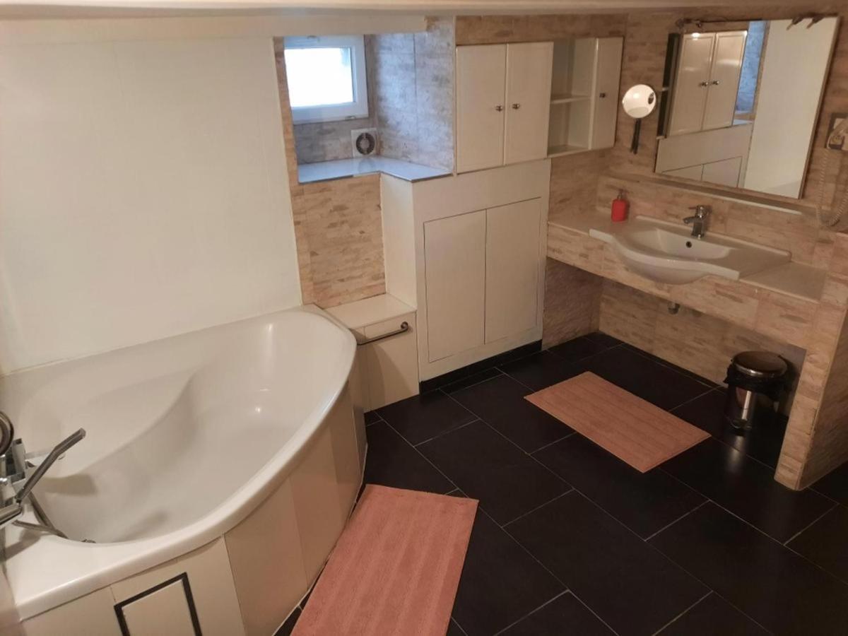 Liege 4420 Rue Jean Jaures 45 Grande Maison Joyeuse Avec Terrasse 30M2 Pour 8 Personnes Maximum Saint-Nicolas  Ngoại thất bức ảnh